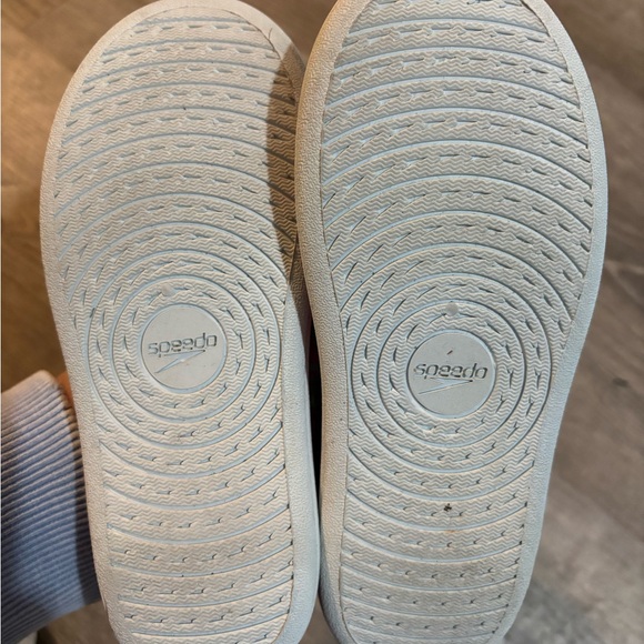 Toddler girl speedo swim shoes size9/10 - Picture 3 of 4